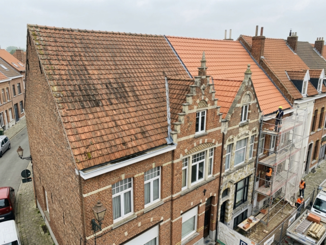Rénovation complète d'une toiture en tuiles à Bruxelles